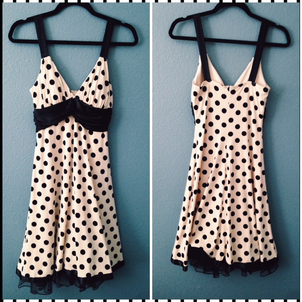 ⚫️ Cream dress with polkadots ⚫️